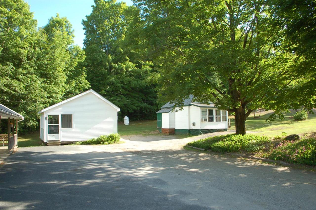 Maple Leaf Motel Schroon Lake Exterior foto