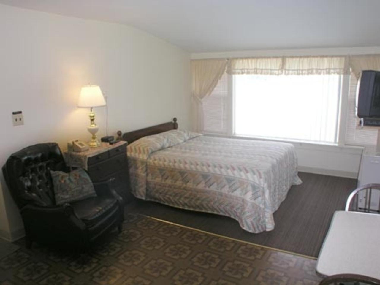 Maple Leaf Motel Schroon Lake Exterior foto