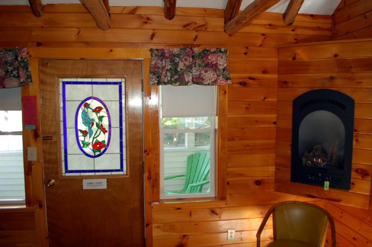 Maple Leaf Motel Schroon Lake Exterior foto