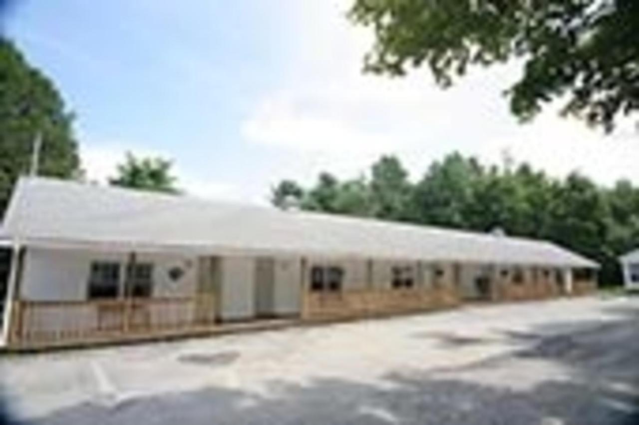 Maple Leaf Motel Schroon Lake Exterior foto